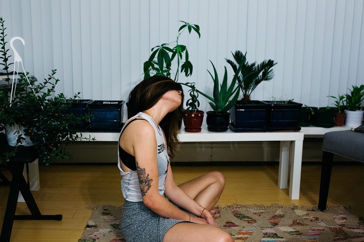 woman-meditating